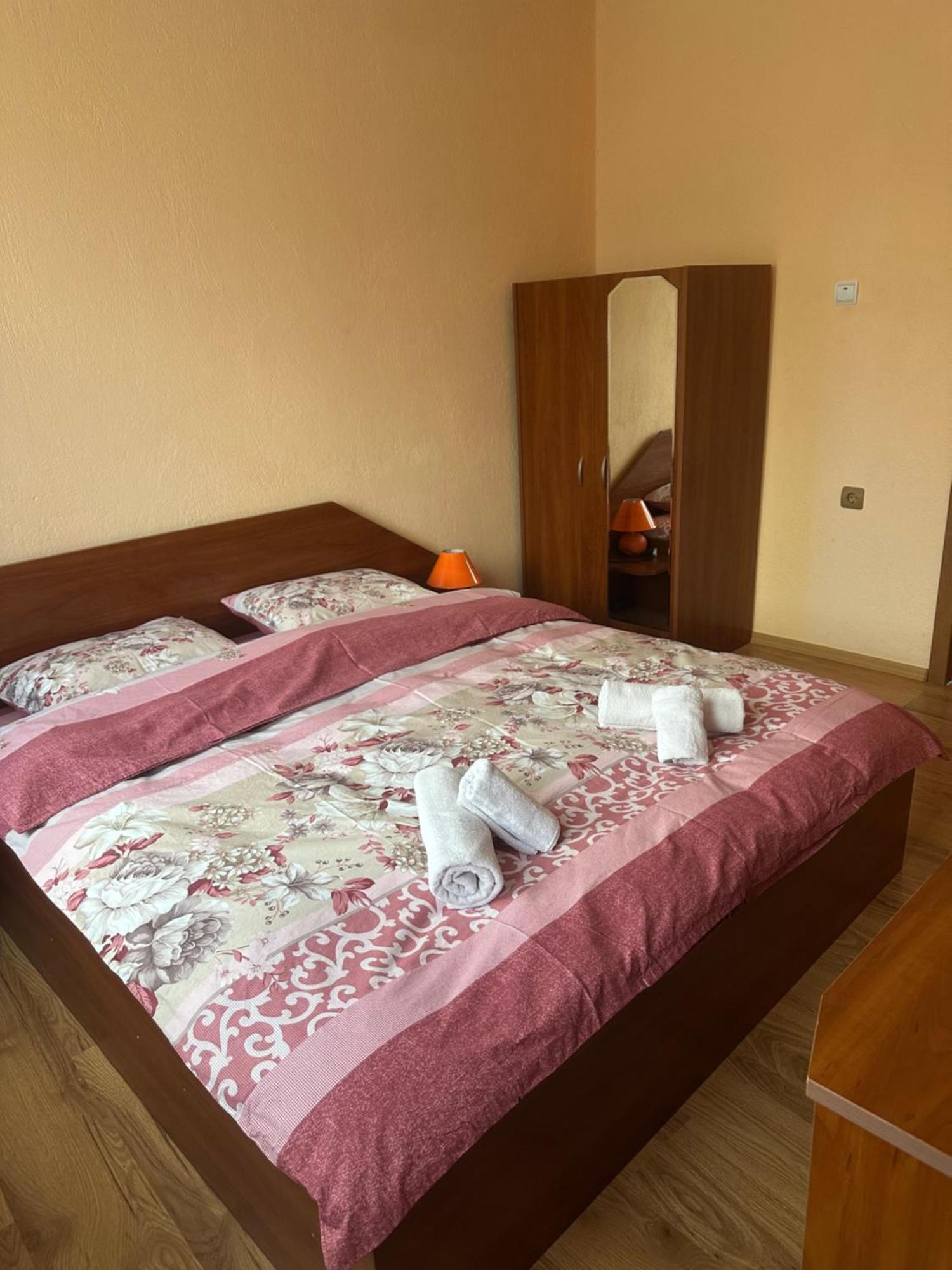 Guesthouse Zornitsa Хисаря Екстер'єр фото